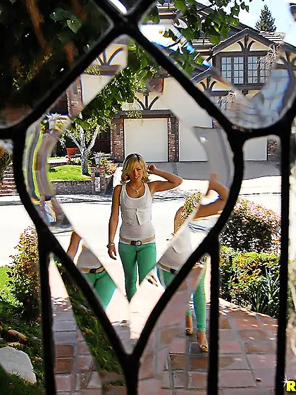 Hot blonde chick takes off her sexy jeans and blows her boyfrien