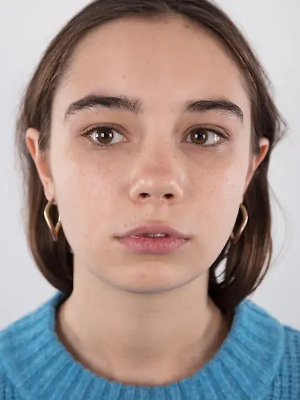 Amateur hottie is showing off and teasing with her playful antic