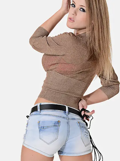 33: Portrait of Viola