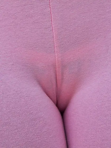 Guys will never forget woman's massive ass after she demonstrate