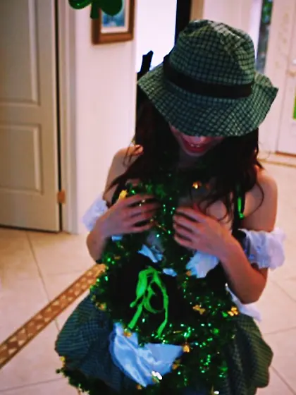 Brunette young amateur fucks