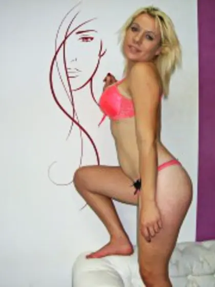 Blonde loona perform anal