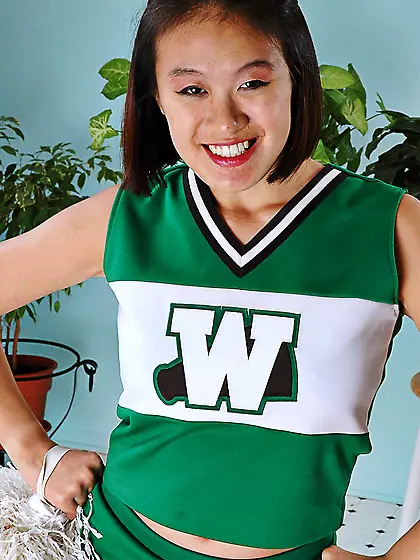 Big butt brunette hairy pussy