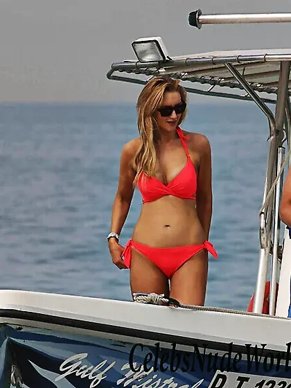 Catherine Tyldesley Looks Luxurious on A Boat