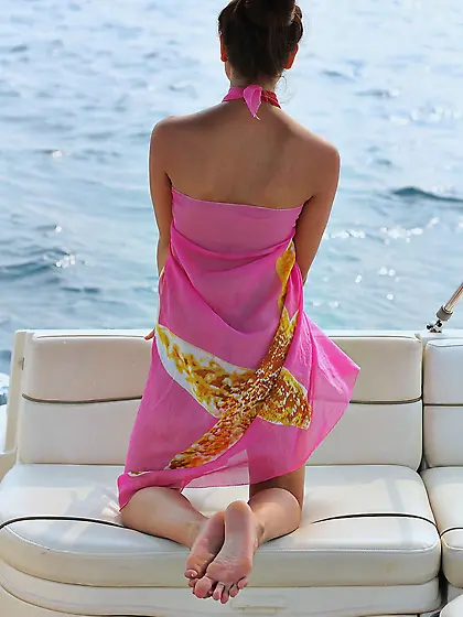 Skinny and flat-chested teen shows off completely naked on a boa