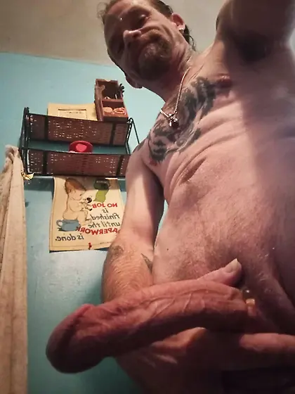 7 inches of thick hard throbbing Daddy cock