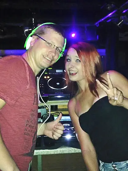 Meine junge sis im Club