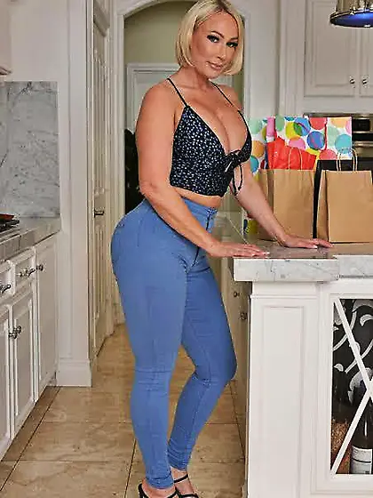 Mellanie Monroe the Ultimate MILF
