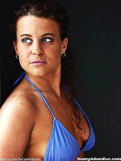 Bitch loves posing naked