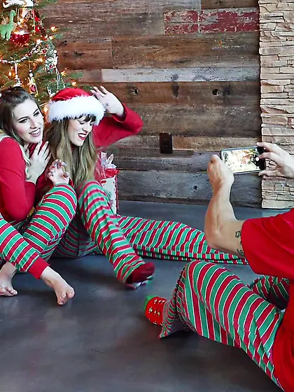 Young blonde enjoys hairy