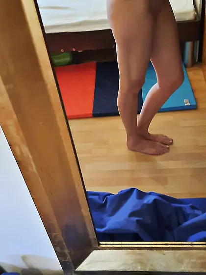 stolen selfie after phone repair