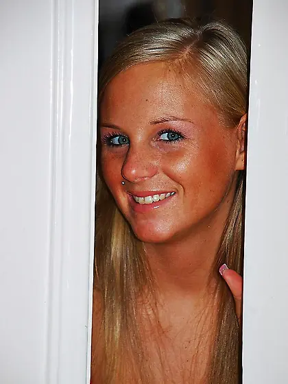 25 yo Blonde Barbie Knight Hand jobs