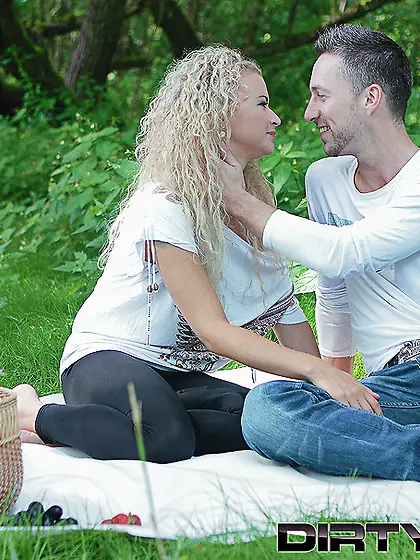 Horny dude seduces slim