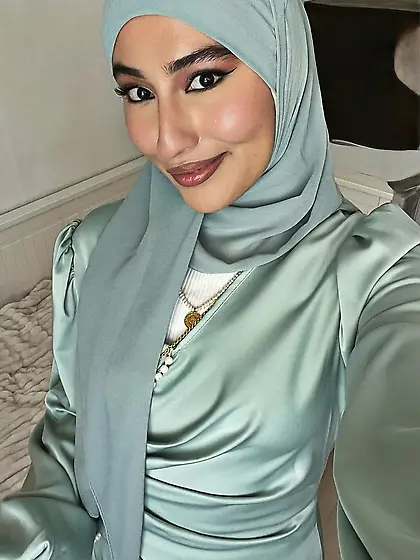 Gorgeous turkish hijabi