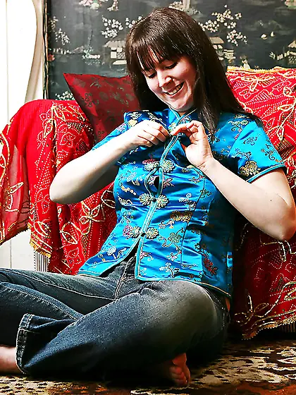 Tight bodied babe looks so perfect in every pose while teasing