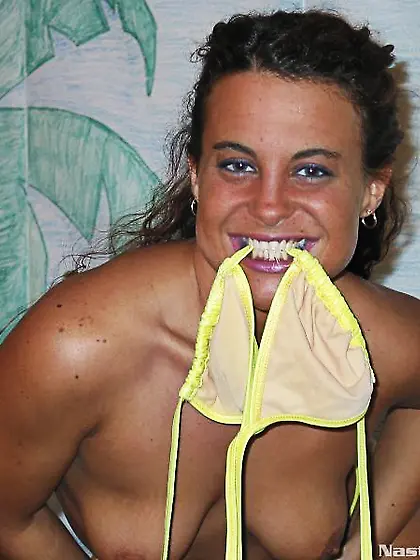 Babe yellow bikini takes