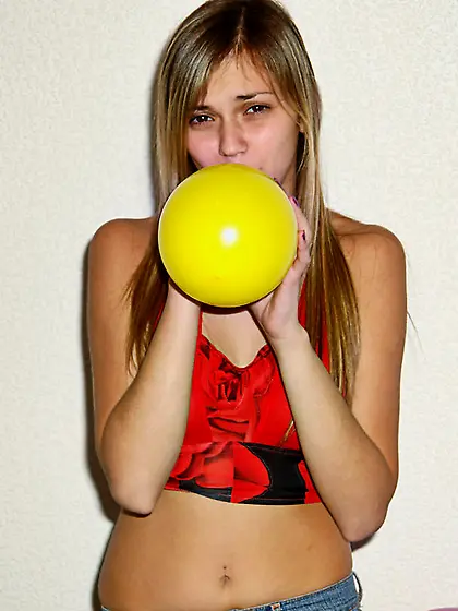 Katrina Nubiles takes her tight blue jeans off and shows us her