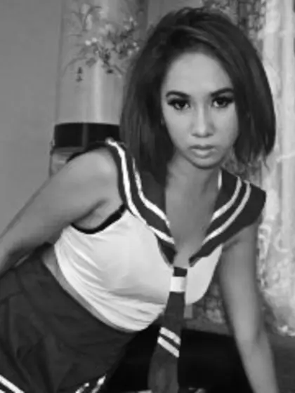 Brunette Marie Vibrator.