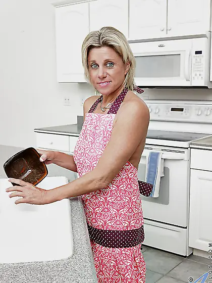 American big tit blonde mom