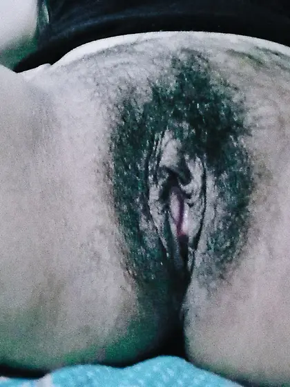 My pussy trimmed around my hole,  my clit is poppin
