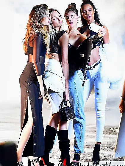 Jasmine Tookes,  Romee Strijd,  Taylor Hill,  Lais Ribeiro,  Josephi