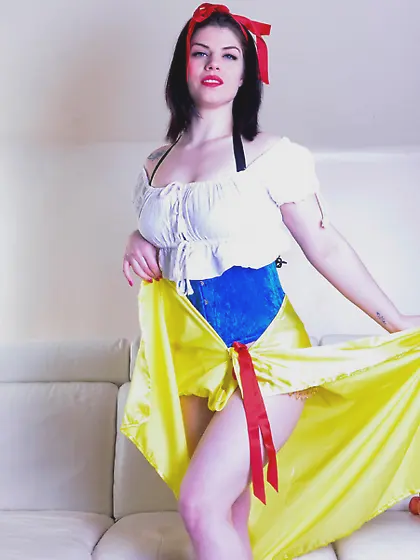Hot babe snow whites