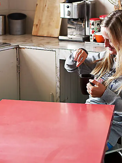 Bonus view of some cleavage from the side in a casual gallery