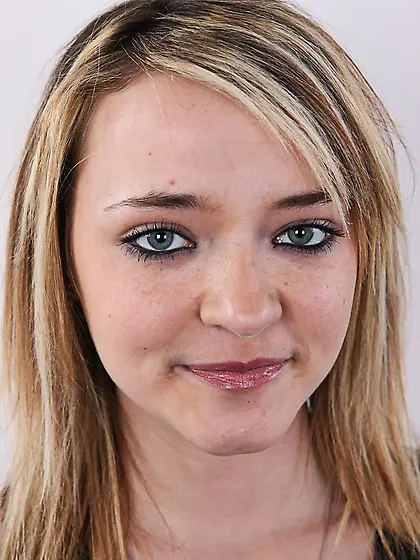 Young teen blonde reveals