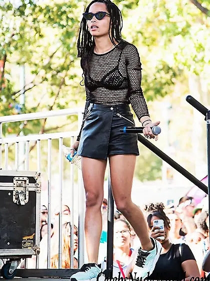 Zoe Kravitz See Through Bra At 2015 Budweiser Made in America Fe