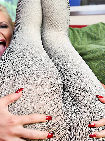 Thick blonde quickly drops her panties and gets fucked by a big-