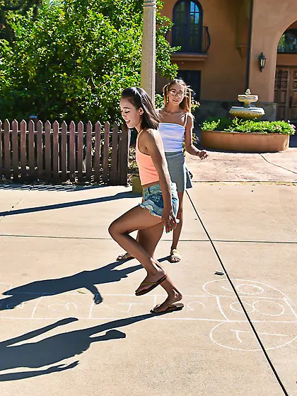 Both girls want to get coated in fresh semen no doubt about it