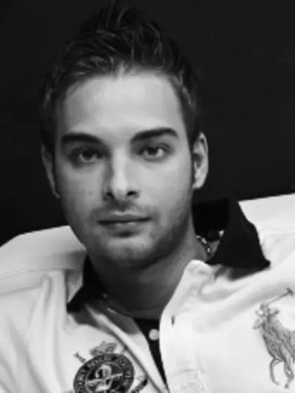 Brunette colbyc perform close