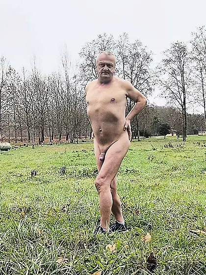 Nu dans la nature