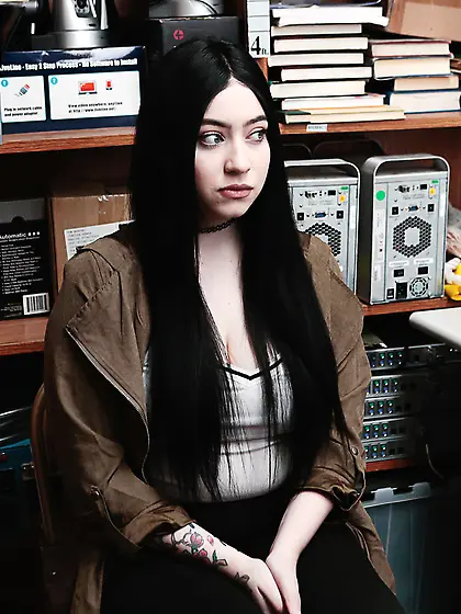 Amilia Onyx gets fucked by Marcus London for stealing