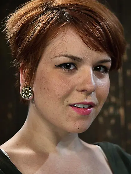 Short-haired ginger stationed top