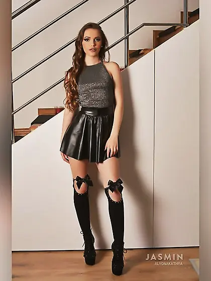 Petite french teen squirt