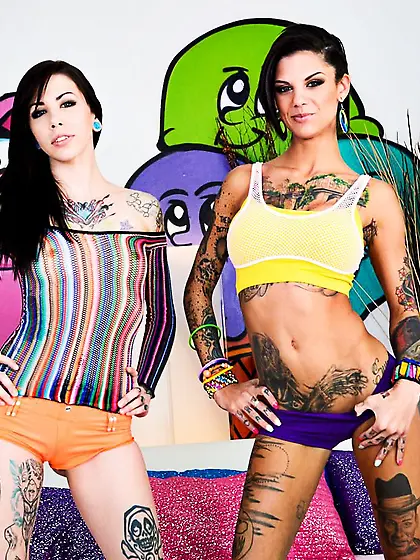 Alt chicks Krysta Kaos and Bonnie Rotten show off their fine ink