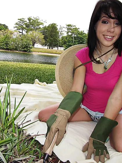 Brunette girl is ready for some nasty fun with her boyfriend.  Sl