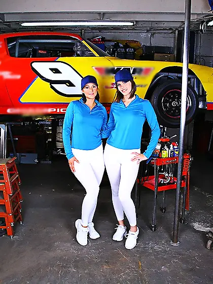 American blonde mature hairy pussy