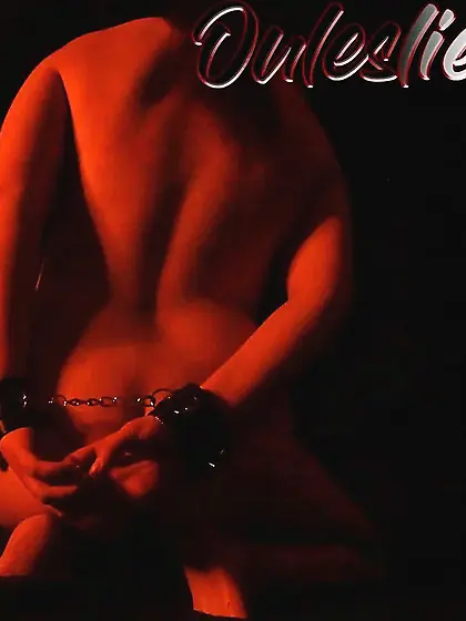 Spoutaná (handcuffed)