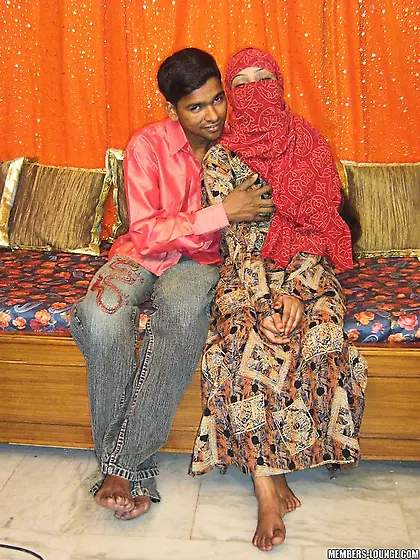 Indian slut sucking dick