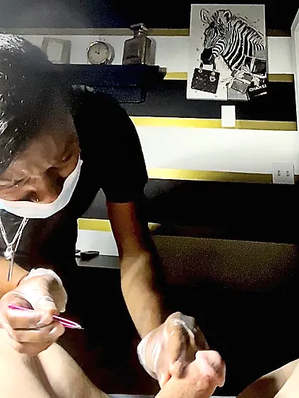 Dick wax at beauty salon