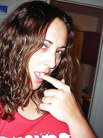 CHUBBY DEMONSTRATING HER TITTIES