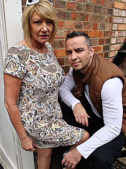 Amy gets fucked and creamed