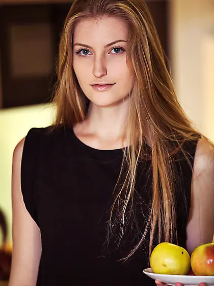 Whore likes the way jeans hug her legs but she wants to flaunt p