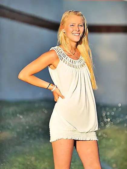 19 yo Paige Starr hard breast massage