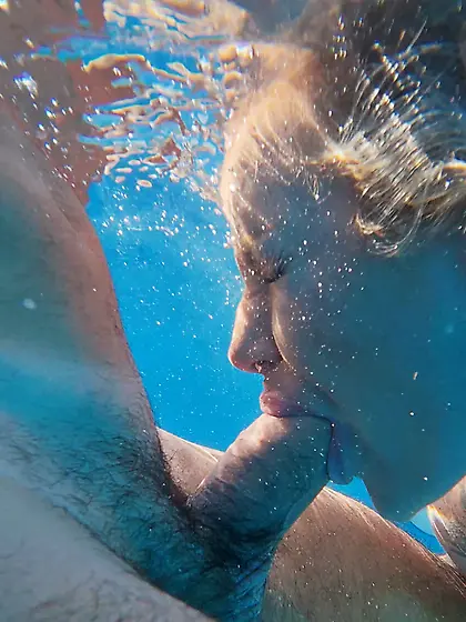 Face and hard Fuck Rimming Squirting's by the Pool