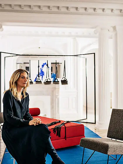 Hardcore lesbian XXX scene with Nina Hartley and Mona Wales