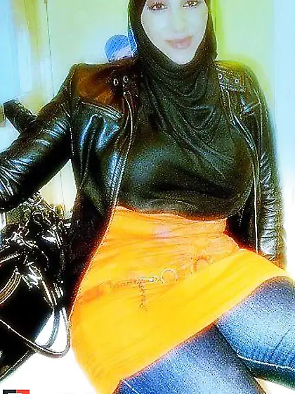 Gigantic booty arab with lovely forms