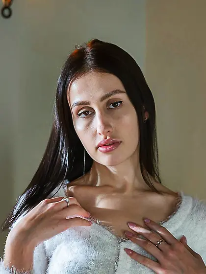 Jessika Night gets naked and shows us her crotchless pantyhose